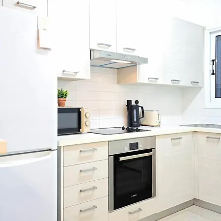 Vakantiehuis Css Calm Smart Superior 2bd With Private Yard Klorakas