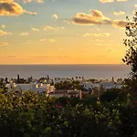 Css Calm Smart Superior 2bd With Private Yard Holiday home Klorakas