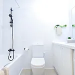 Css Calm Smart Superior 2bd With Private Yard