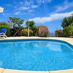 Css Calm Smart Superior 2bd With Private Yard