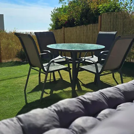 Css Calm Smart Superior 2bd With Private Yard Ferienhaus Klorakas