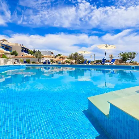 Css Calm Smart Superior 2bd With Private Yard * Klorakas