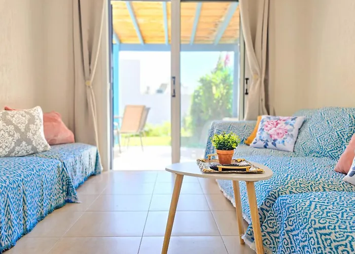 Css Calm Smart Superior 2bd With Private Yard Klorakas