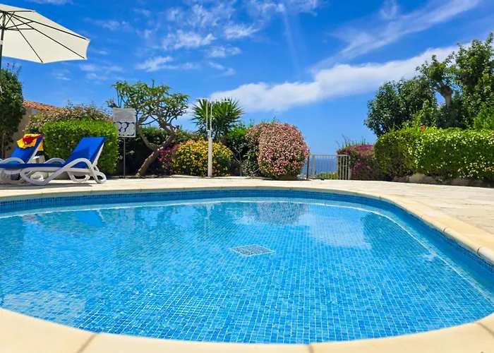 Css Calm Smart Superior 2bd With Private Yard